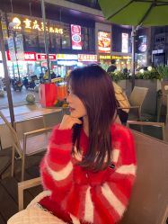 点击看大图 -V8潮牌·接发烫染连锁