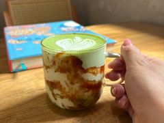 草莓抹茶牛乳-三仟津花园咖啡馆