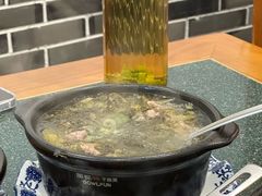 酸菜滑牛柳-廖记老砂锅(牛角沱店)