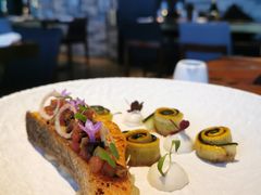 香煎三文鱼配番茄莎莎-AZUL by FUEL蓝色·法式酒馆(琶醍店)