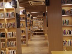 -漕河泾街道图书馆(漕河泾社区文化活动中心店)