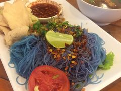 雞肉拌麵-蝶豆花蓝面条