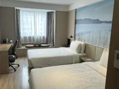 -杭州西湖湖滨银泰亚朵酒店