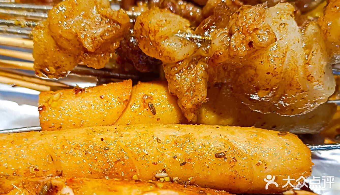 巨鹿路上的冬日撸串好店[调皮]