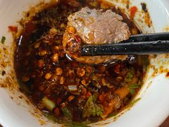 -黄利砖万峰林布依特色酸笋牛肉馆