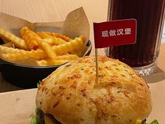 -必胜客(大宁路店)