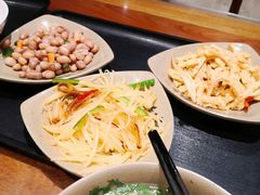 -亮亮面馆(经六路店)