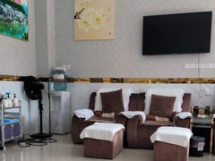 -创新足专业修脚(龙荷路店)