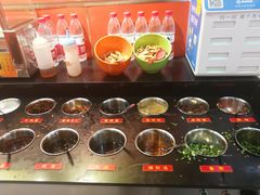 自助调料区-烫煮风旋转涮吧自助小火锅(洪楼大润发店)