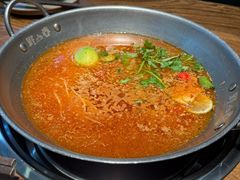 -野山舂·贵州现舂酸汤火锅(鸿通城店)