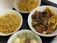 -松树干拌面店