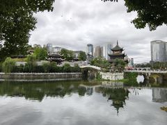 -包整·丝娃娃(一览甲秀楼风景店)