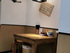 用餐区-先启半步颠小酒馆(虹桥龙湖天街店)