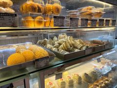 面包甜点陈列柜-白玉兰食品甜凤店(合生汇店)