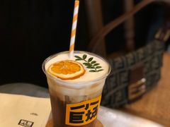 这事橙了-小巨场咖啡