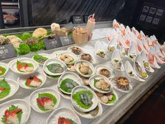 -雍容荟帝王蟹活龙虾展台自助(IFS黑金店)