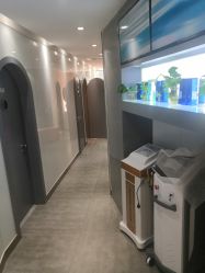 -LESSMORE科技头皮理容中心