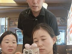 -阿瓦山寨·湘菜现炒·剁椒鱼头王(咸阳总店)