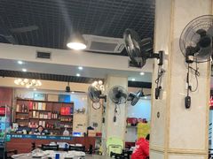 大堂-牛一煲美食(江高店)