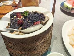 荷香乌米饭-吴越荣记苏州菜·松鼠桂鱼100%活鱼现做(斜塘老街店)