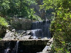 -燕子河大峡谷天坑仙境