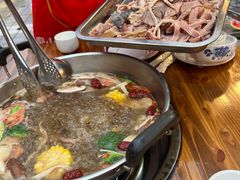 -金鼎雪山牦牛杂火锅(理县总店)