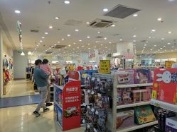 -爱婴室(上海浦建路店)