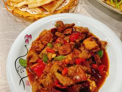 臭豆腐烧肥肠-小民大排档(江汉路店)