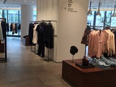 -URBAN REVIVO(上海中庚漫游城店)