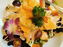 -Chom Cafe and Restaurant