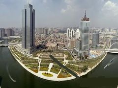 河北区海河中心广场的君临大厦-君临天下家庭旅馆(意大利风情街店)