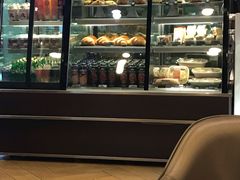 面包甜点陈列柜-太平洋咖啡(五月花店)