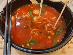 -花馬肆.云南过桥米线(汉神购物广场现场熬汤店)