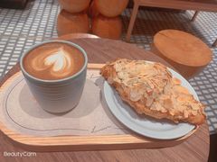 杏仁可颂-Luneurs(幸福里店)