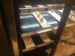 面包甜点陈列柜-亿民平安国际大酒店西餐厅(彩田北路店)