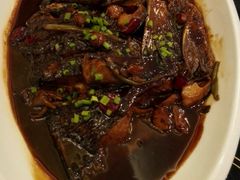 红烧鱼头-小龙酒家(桂平路店)