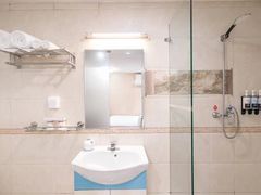 -德全心悦酒店(北京金台路地铁站店)