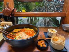 -银米·云南传统过桥米线(双廊黑金冠店)