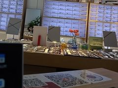 -天空之镜眼镜店蔡司依视路配镜授权零售店(望京颐堤港店)