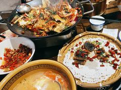 -富正毅三下锅·湘西韵味(天门山索道店)