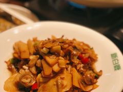 -新白鹿餐厅(滨江银泰店)