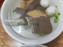 -松树干拌面店