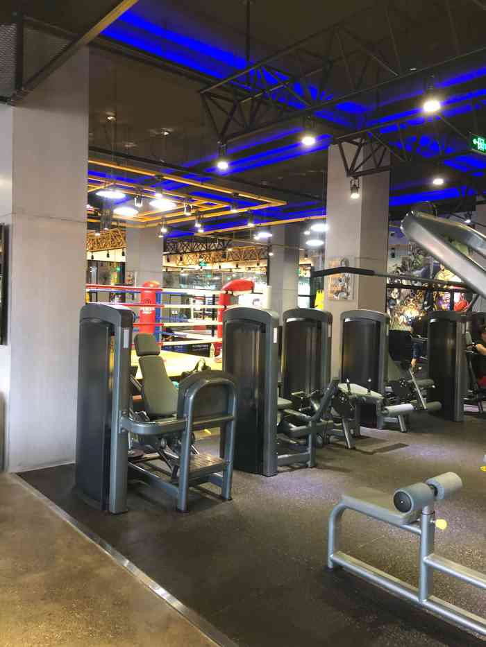 原动力运动健身俱乐部-"店里装修很不错,风格也比较舒适.在这里锻.