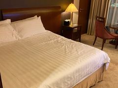 -汕尾巴黎半岛酒店