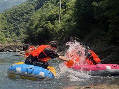 -安吉龙王山峡谷漂流