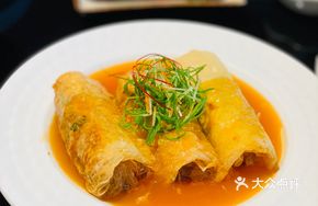 Fresh Shrimp Soup with Crispy Tofu Skin Rolls