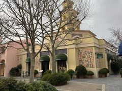 -马德里拉斯咯扎斯购物村