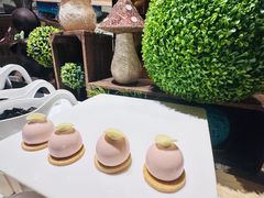 精致甜点拼盘-上海东方佘山翰悦阁酒店·Vie全日制餐厅