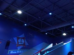 -爱蹦iBOON蹦床运动馆(江汉店)