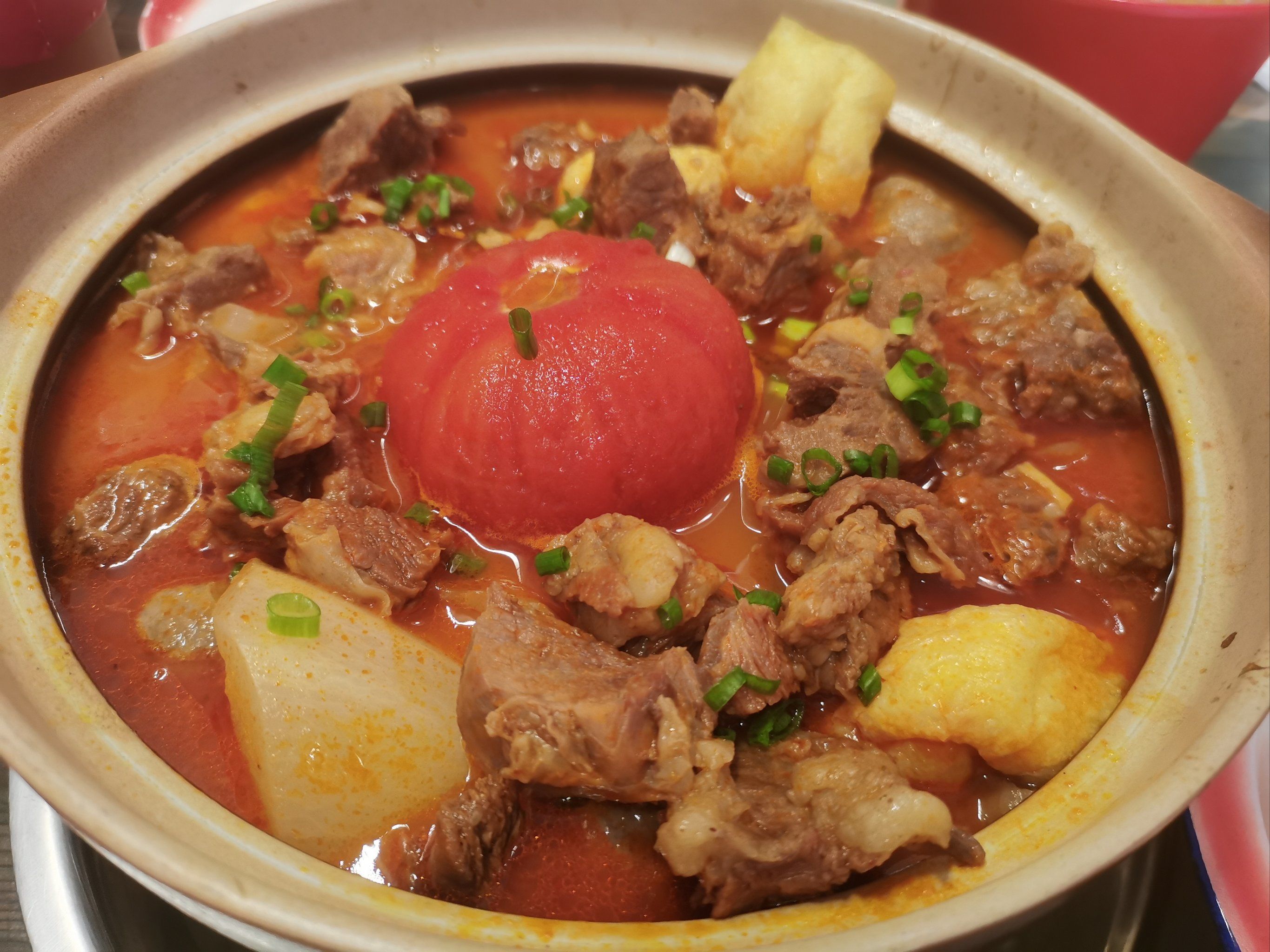 虽然吃的番茄牛肉锅但是相信沙茶味肯定也不错